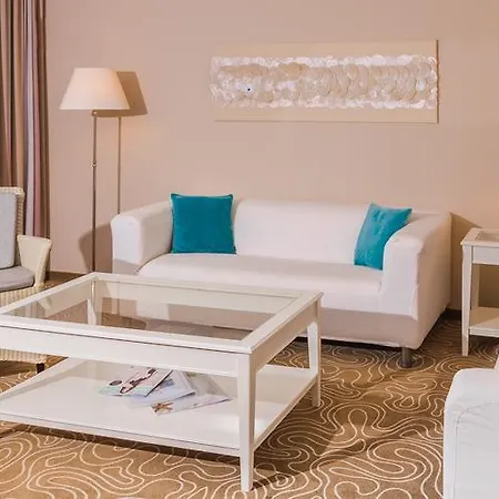 Mein Strandhaus - Hotel, Restaurant & Schwimmbad Otel 4*